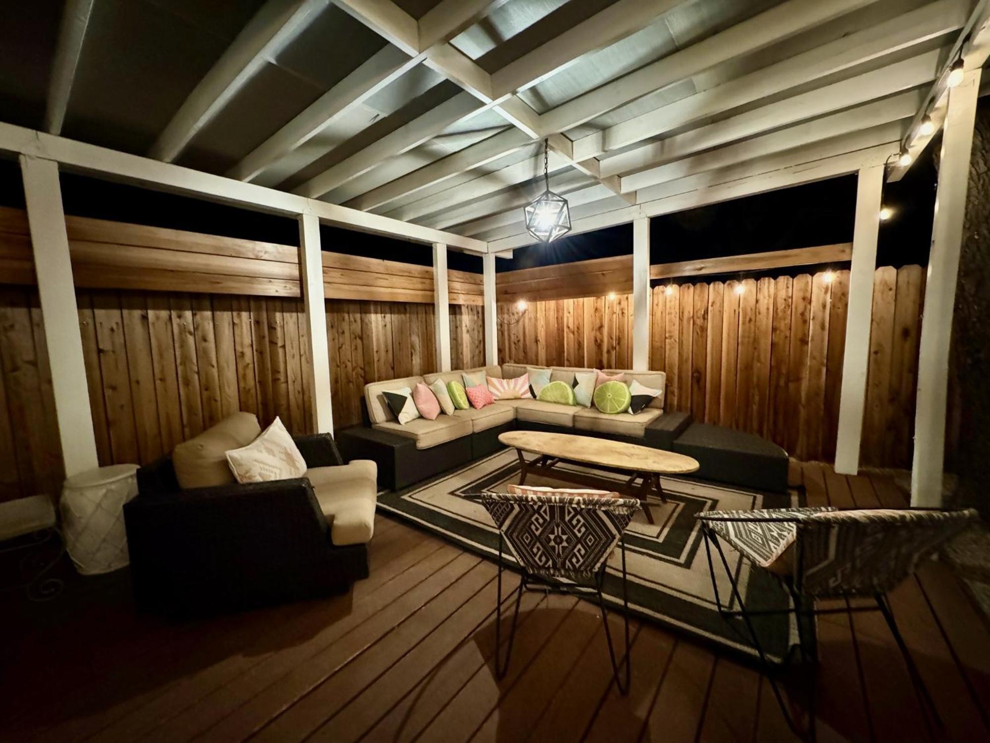Mid-century Modern W/pool & Hot Tub