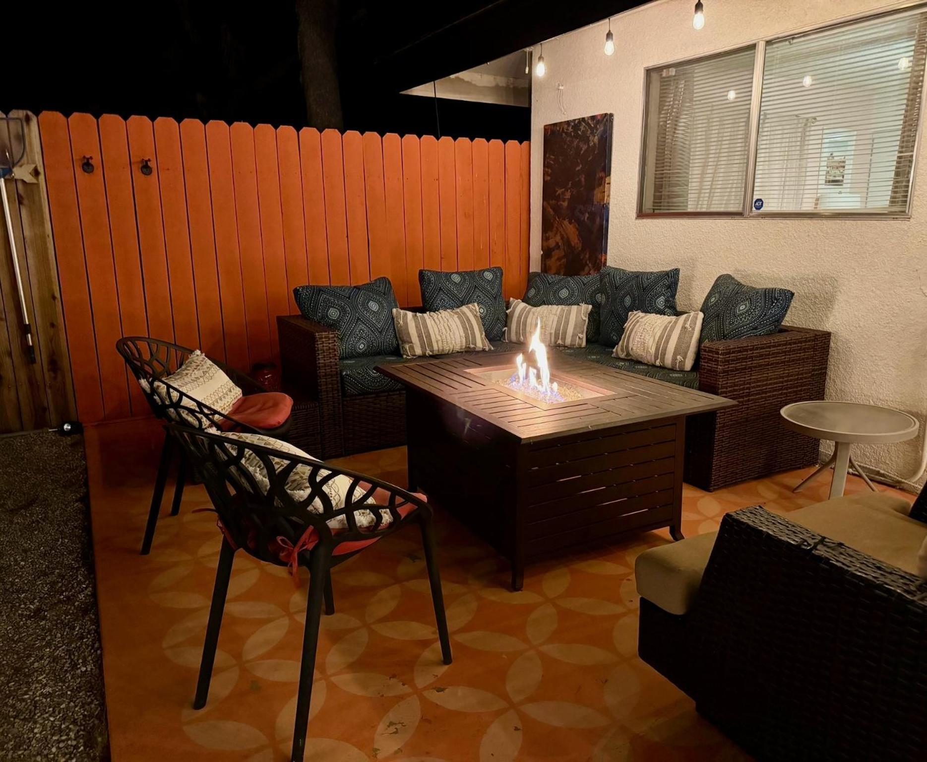 Mid-century Modern W/pool & Hot Tub *